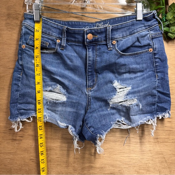 Universal Thread Ripped Blue Jean Shorts - Picture 5 of 6